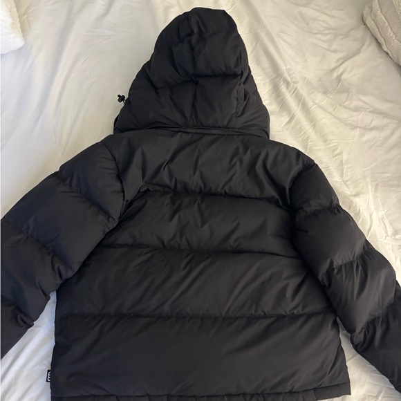 Aritzia Black Super Puff Shorty CliMATTE Jacket - Picture 3 of 4